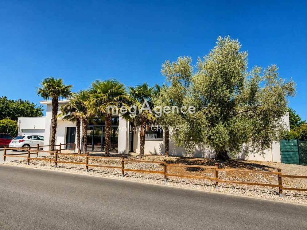 Maison 8 pièces 316 m² · à La Roche-sur-Yon · 316 m² · 739 000 €