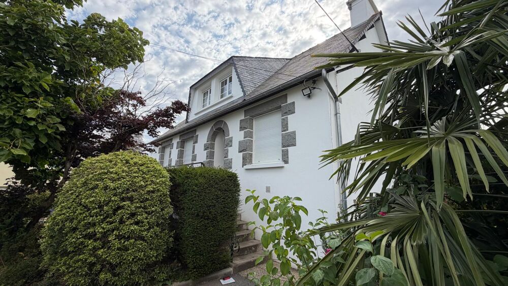 Maison de avec grand garage et terrain clos