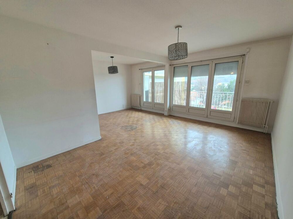 Vente Appartement T4 entièrement rénové dans une petite copropriété. Balcon profitable carrelé La ricamarie