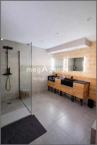  Maison � vendre 13 pi�ces 378 m�