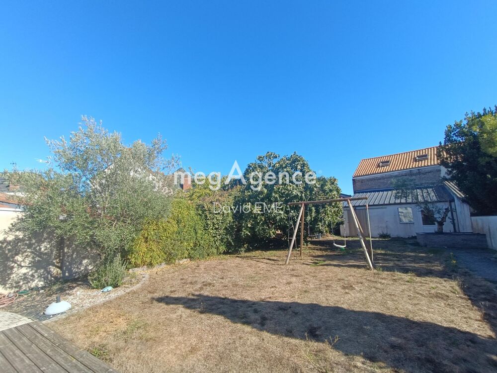 7 Pièces, 177 m2, 5 chambres, Centre AIZENAY