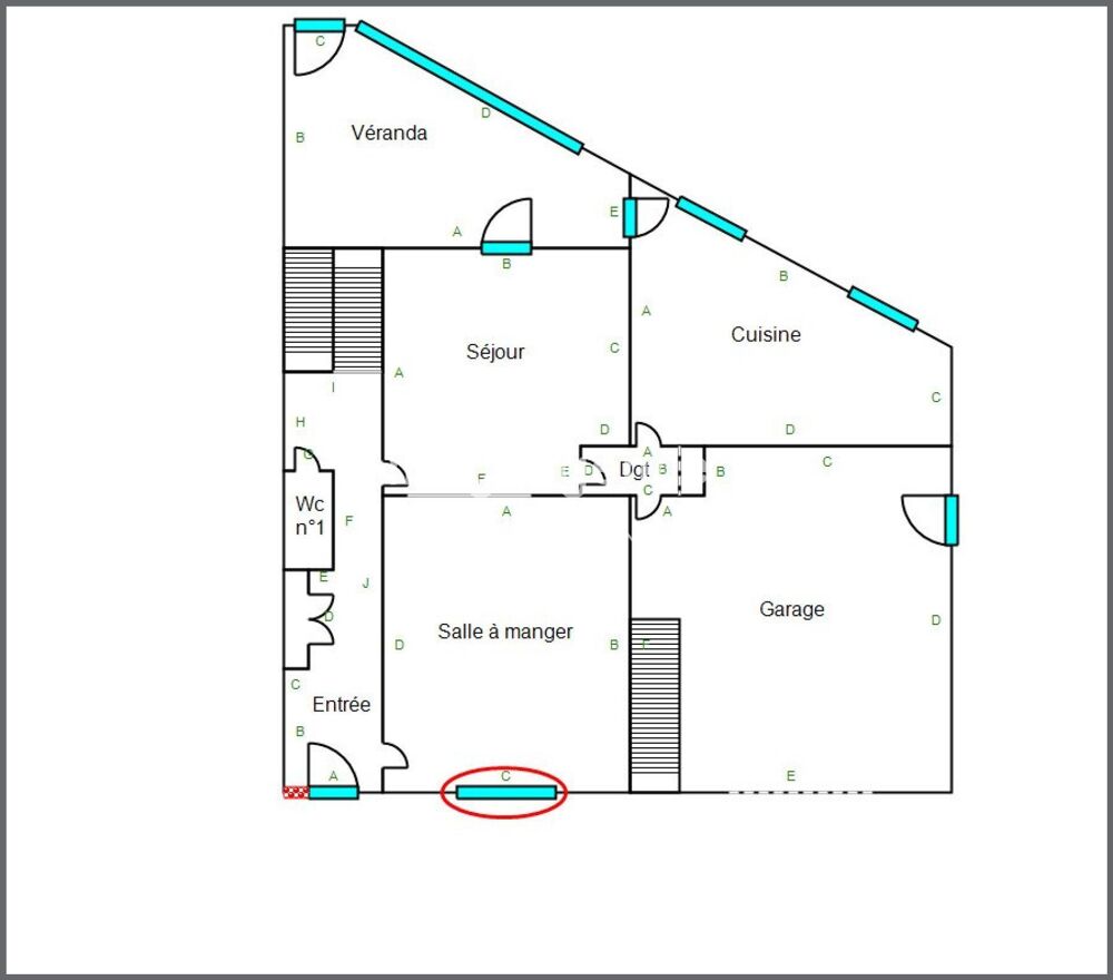 3 chambres, grenier aménageable. Garage et Dépendance.