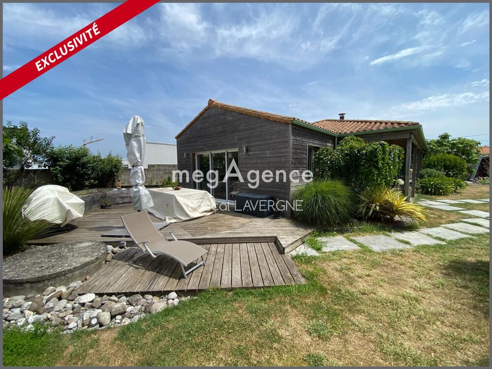 Vente Maison Exclusivité megAgence - Maison de plain-pied de 2002 - proximité immédiate du centre-ville de Challans. Challans