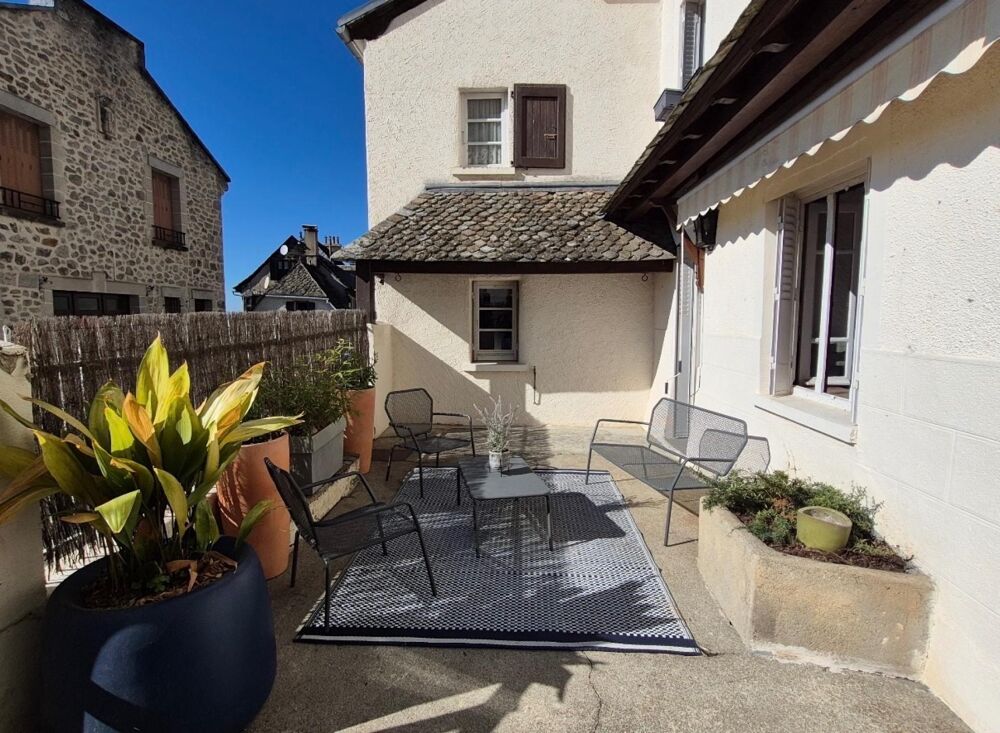 Maison 6 pièces 148 m² · à Mur-de-Barrez · 148 m² · 97 500 €