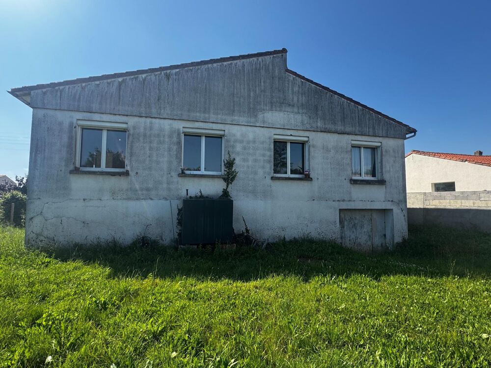 MARENNES, Maison à rafraichir de 110 m² sur 1242 m² de Terrain