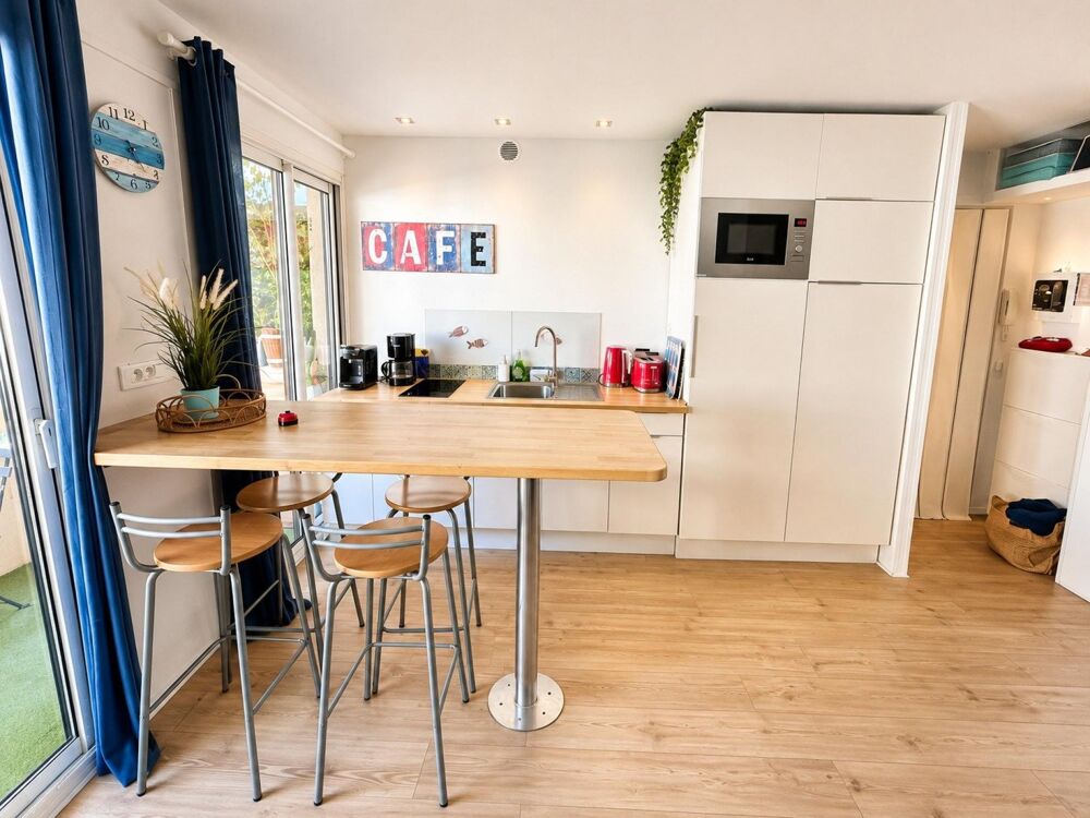 Vente Appartement À VENDRE – PORT-FRÉJUS – 35 m² – À 350 M DE LA PLAGE – CAVE – PARKING Frejus
