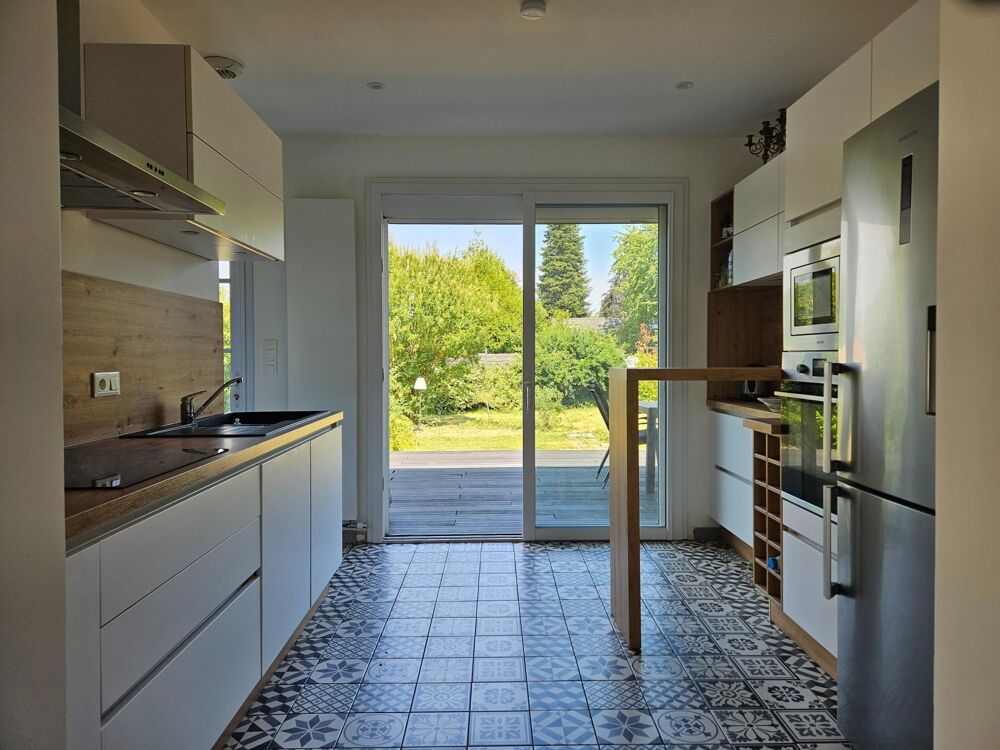 Pavillon sur sous-sol complet 3 chambres, terrain 850m²