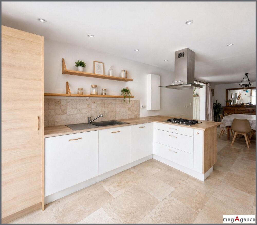 Maison 121 m² 4 chambres, garage, panneaux solaire