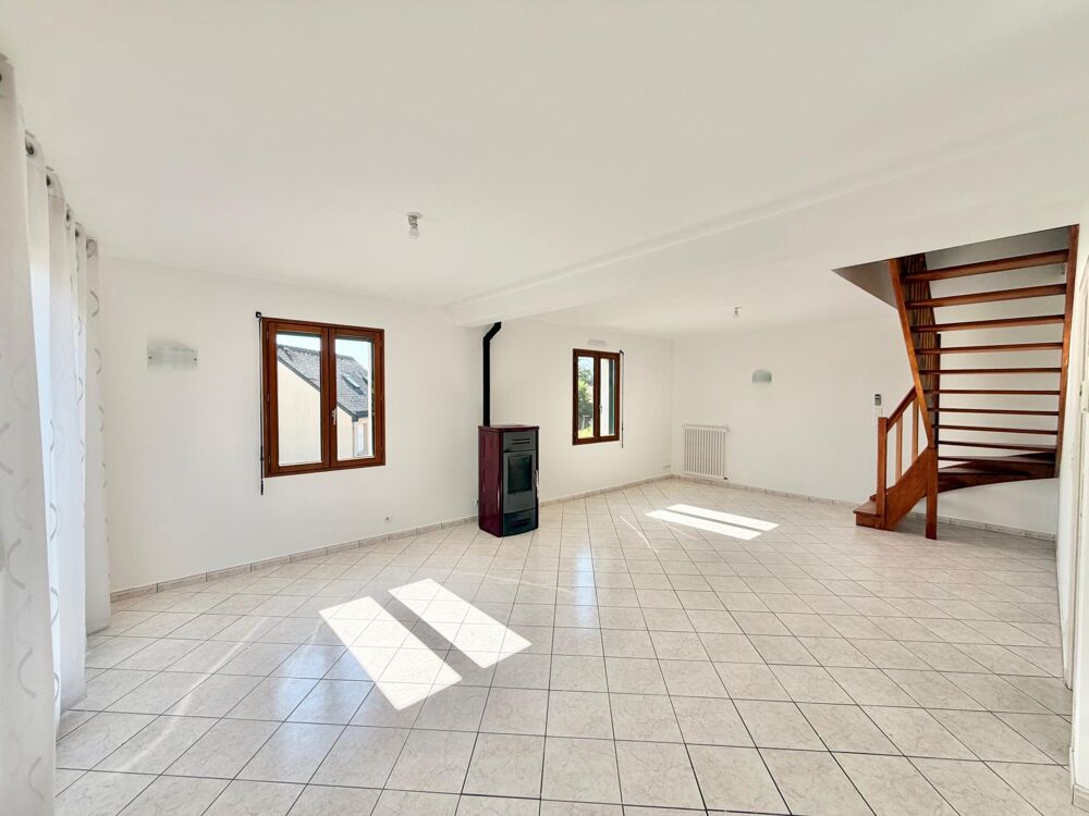 Maison familiale 121 m²  4 chambres  Sous-sol complet  Terrain clos de 606 m²