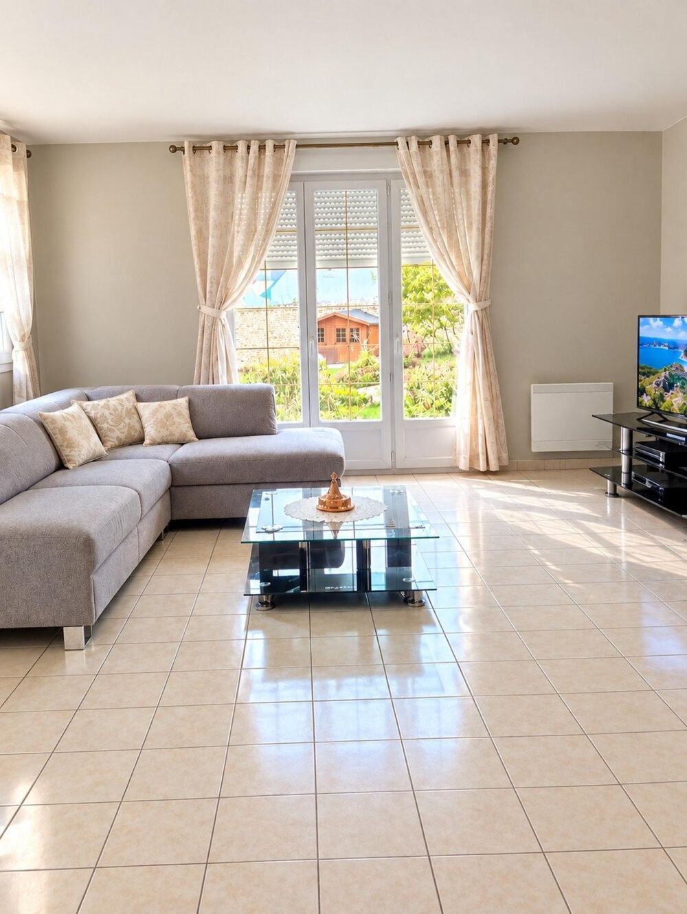 LE FAOUËT  MAISON FAMILIALE T6 DE 200 M² SUR UN GRAND TERRAIN DE 1 800 M²