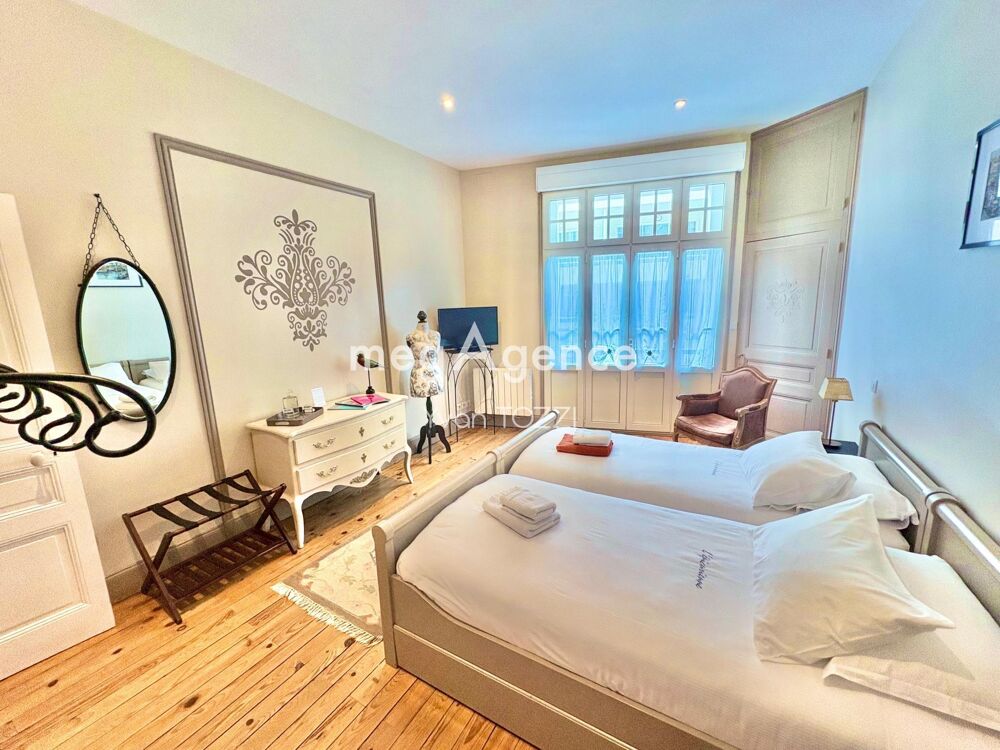 Vente Maison Demeure de 279 m2  au pied de la grande plage. Les sables-d'olonne
