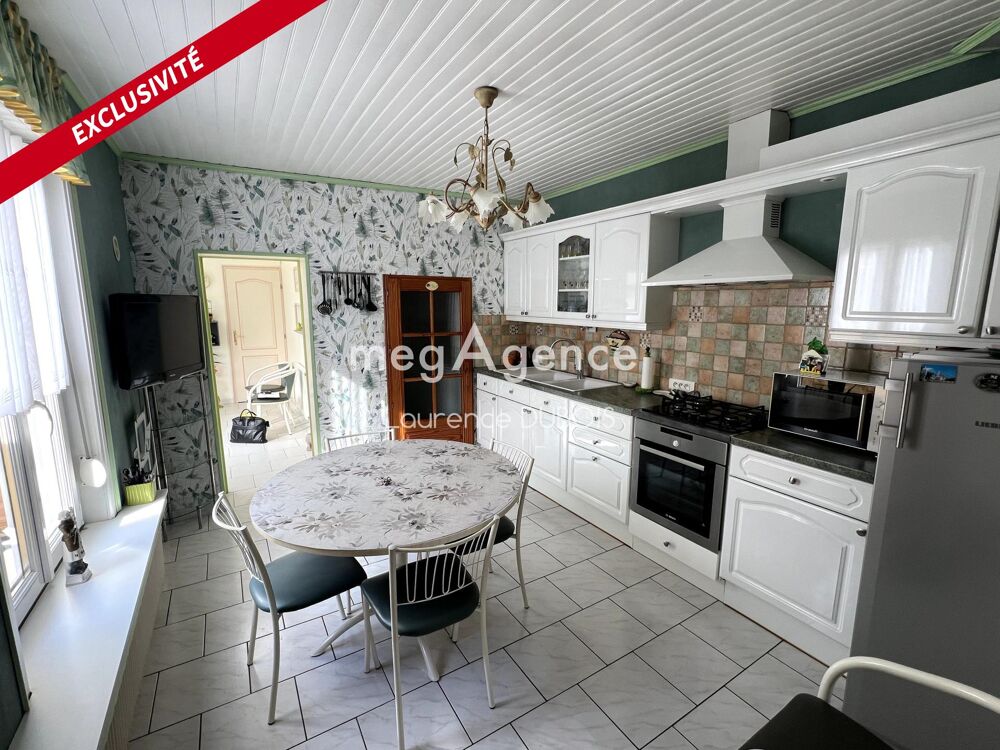 Située dans un secteur calme d'Auchel à 2 min du bois de Saint Pierre et 2 min du centre ville, maison 4 chambres "Coup de coeur