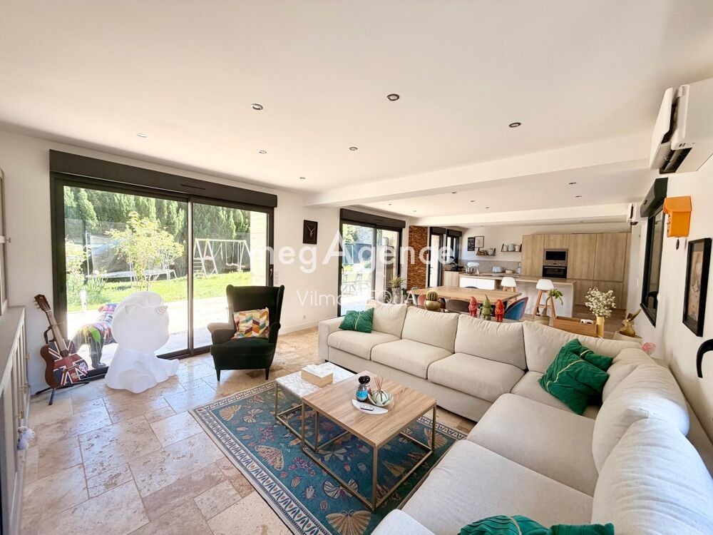 Propriété ancienne de 246 m² habitables entièrement restaurée avec dépendance