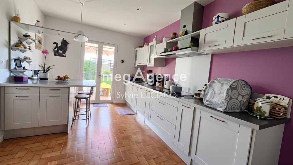 PLAIN PIED, 3 CHAMBRES AVEC PISCINE