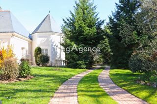  Maison à vendre 8 pièces 395 m²