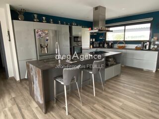  Maison  vendre 6 pices 183 m