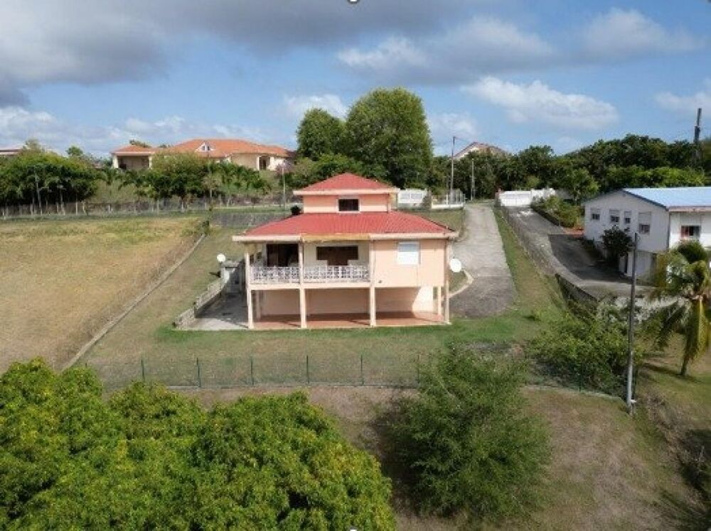 Vente Maison Maison F5 spacieuse avec jardin au François Le francois