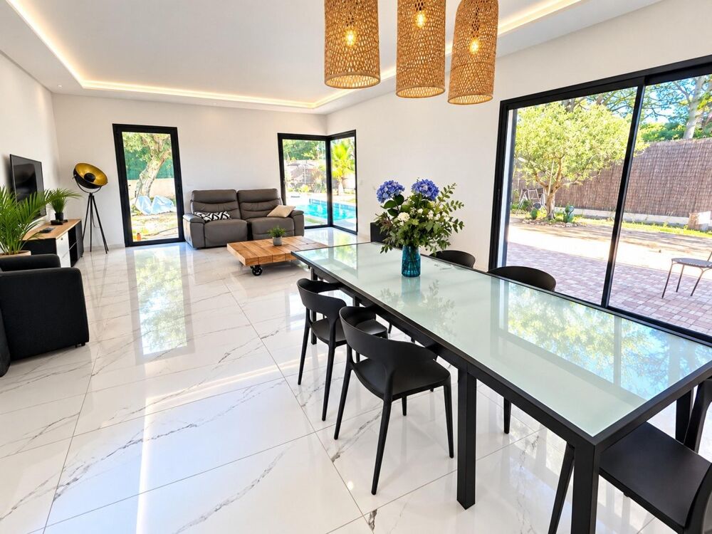Vente Maison A VENDRE : VILLA NEUVE CONTEMPORAINE AVEC PISCINE – 166 m² T5 Saint-raphael
