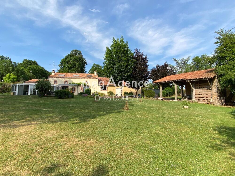Longère 250m² 7 chambres magnifique jardin avec annexes