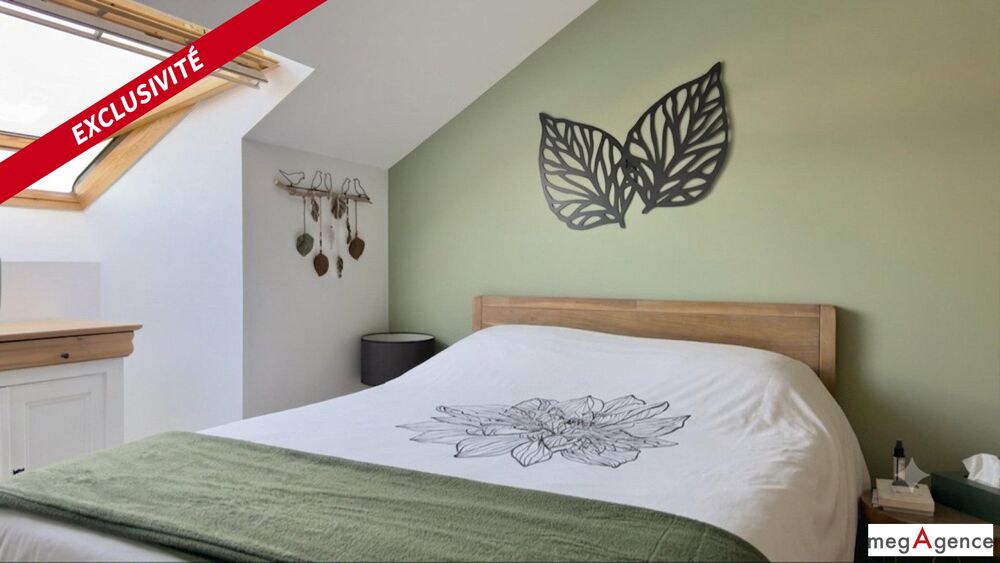 Appartement duplex rénové, spacieux, vue dégagée.