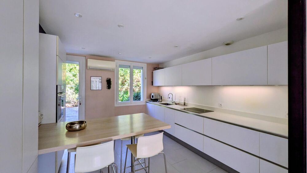 Vente Maison Maison spacieuse et entièrement rénovée avec piscine sans vis-à-vis Ecully