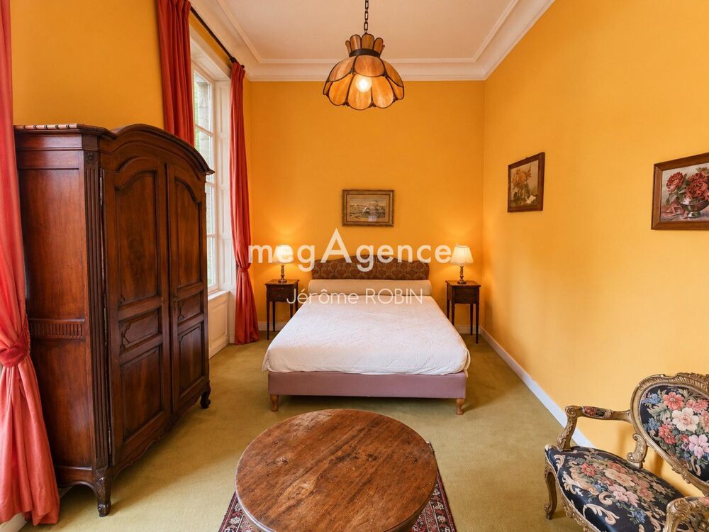 à vendre  Propriété/château Camblanes-et-Meynac (33360)