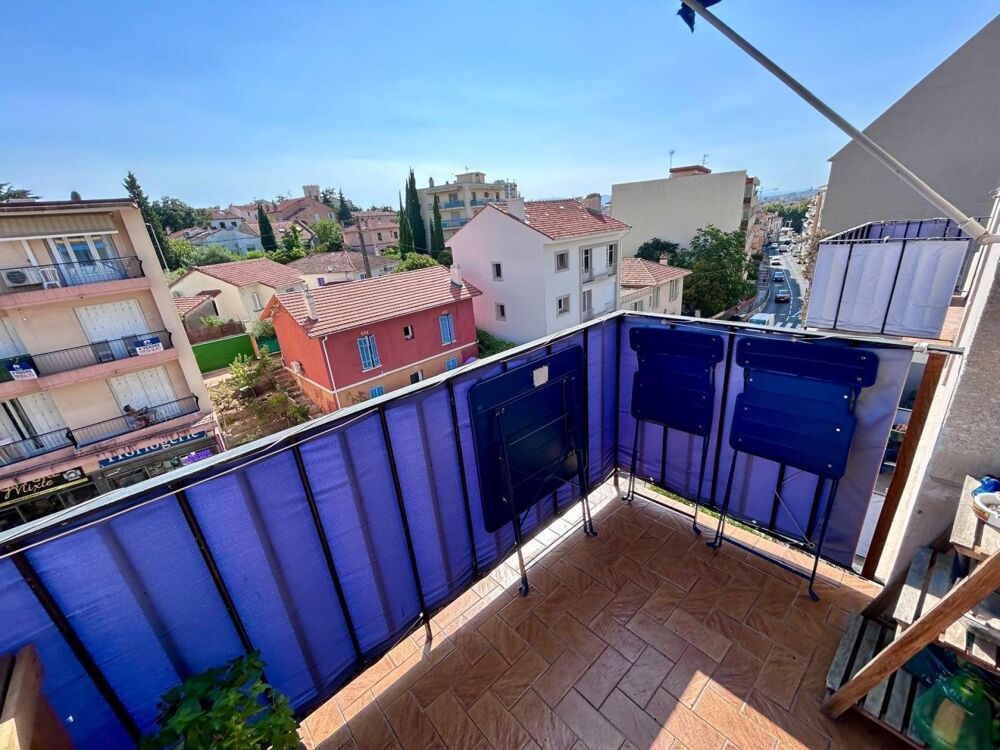 À VENDRE  T3 51m² RÉNOVÉ AVEC BALCON, BOX ET CAVE - SAINT-RAPHAEL
