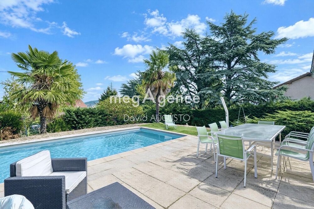 Vente Maison À 700m du village à pied, maison 5 chambres, garage, piscine et terrain de 992m2 La tour-de-salvagny