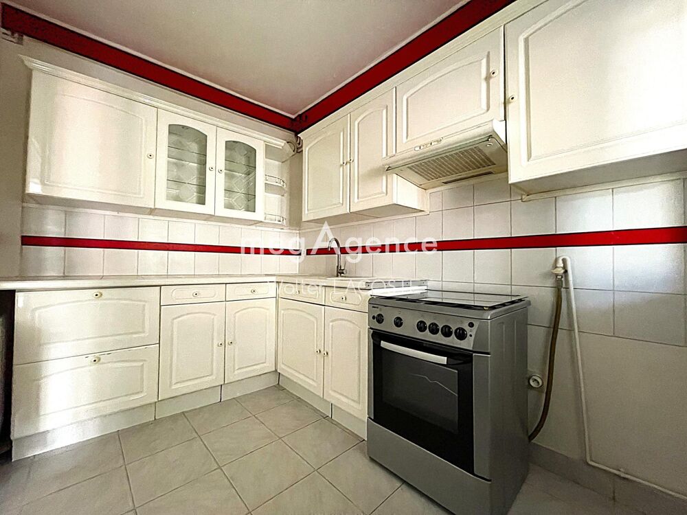 Vente Appartement CHAVENAY, APPARTEMENT T4 DE 80 M2, 3 CHAMBRES, 1 SALON / SALLE A MANGER. Chavenay