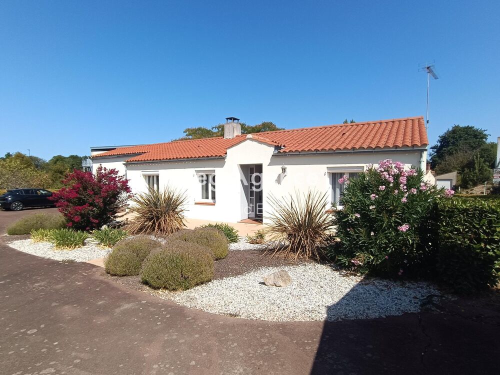 Vente Maison 5 Pièces, 108 m2, 3 chambres, AIZENAY Centre Aizenay