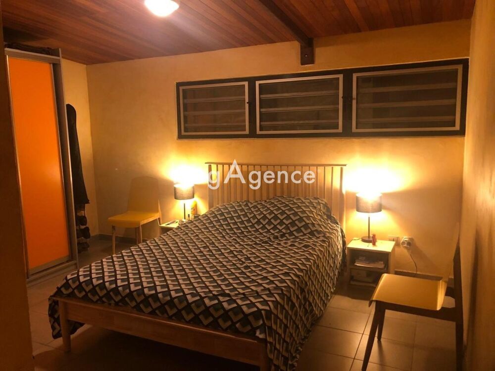 Très bel appartement T3 de 100m2 en plein coeur de Cayenne, dans un immeuble privatif.