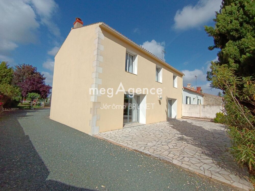 Maison 7 pièces 194 m² · à Nalliers · 194 m² · 220 000 €