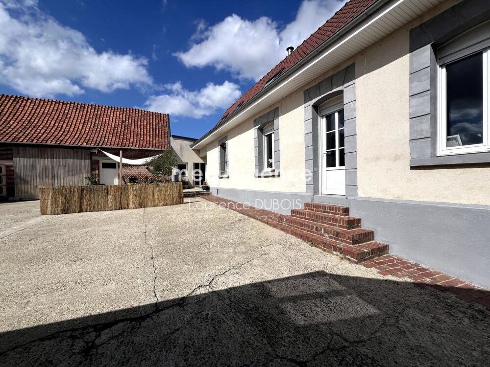 Vente Maison Corps de ferme en U de 146 m2 habitable entièrement rénové, 3 chambres dont 1 suite parentale en rez-de-chaussée, situé dans un Hestrus