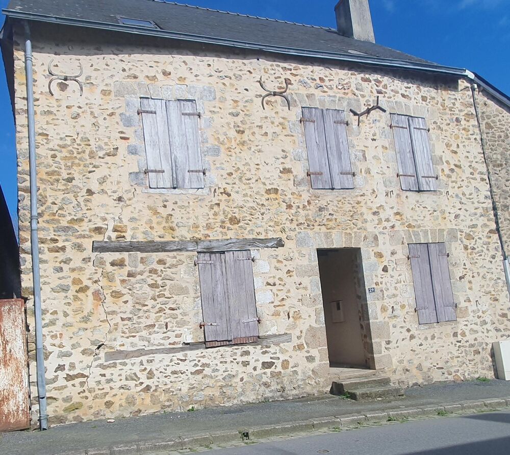 Maison de bourg à rénover  La Gravelle