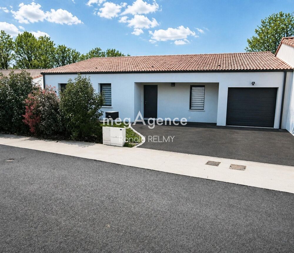 Maison familiale récente (2022) aux normes RE2020  Confort moderne à Aizenay (85190)