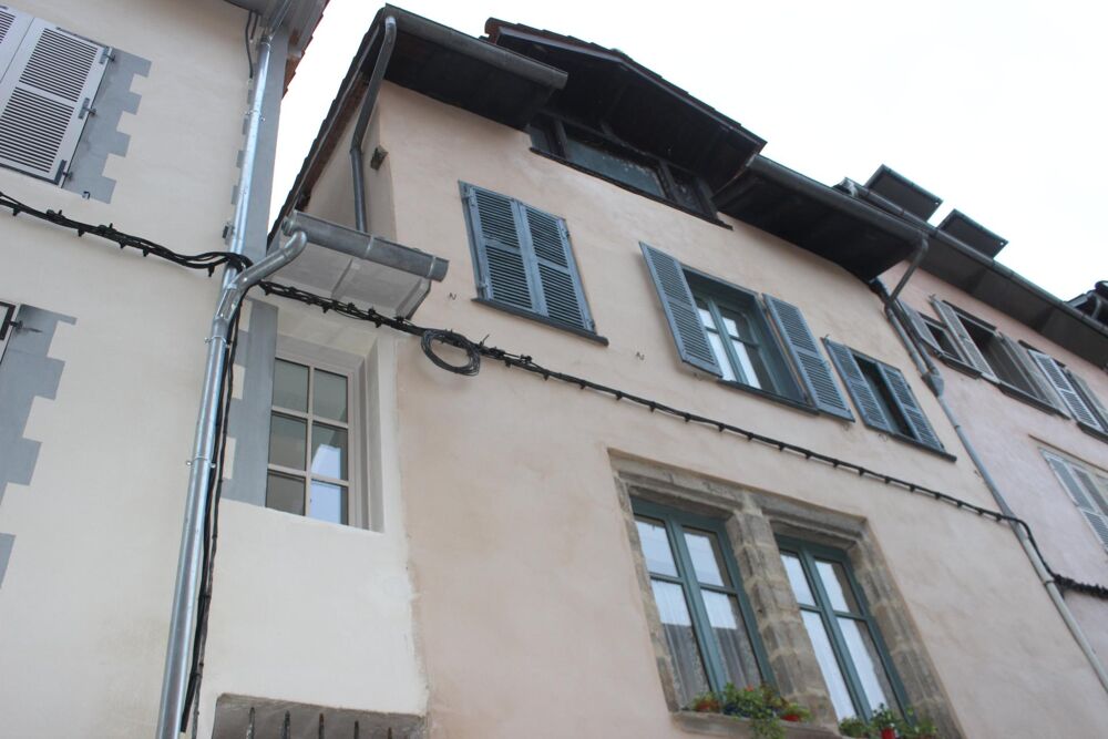 Maison de ville XVIIe avec jardin-boutique