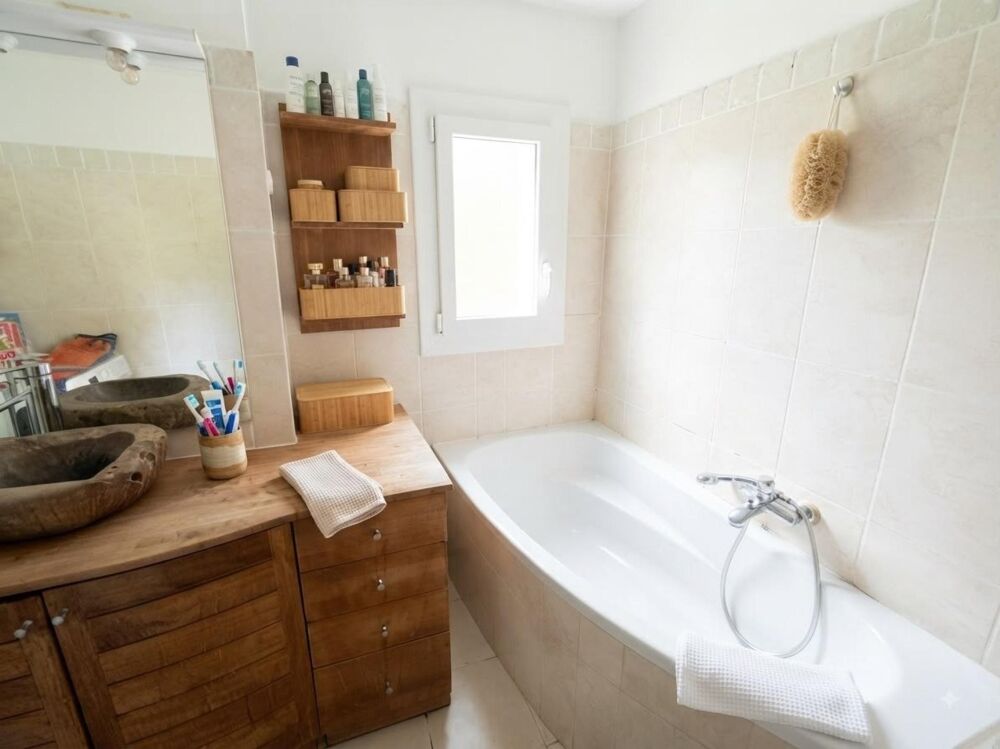 À VENDRE : T4 RÉNOVÉ DE 67 M² AVEC PARKING ET CAVE - COGOLIN CENTRE-VILLE