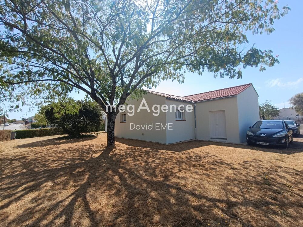 Vente Maison 5 Pièces, 108 m2, 3 chambres, AIZENAY Centre Aizenay