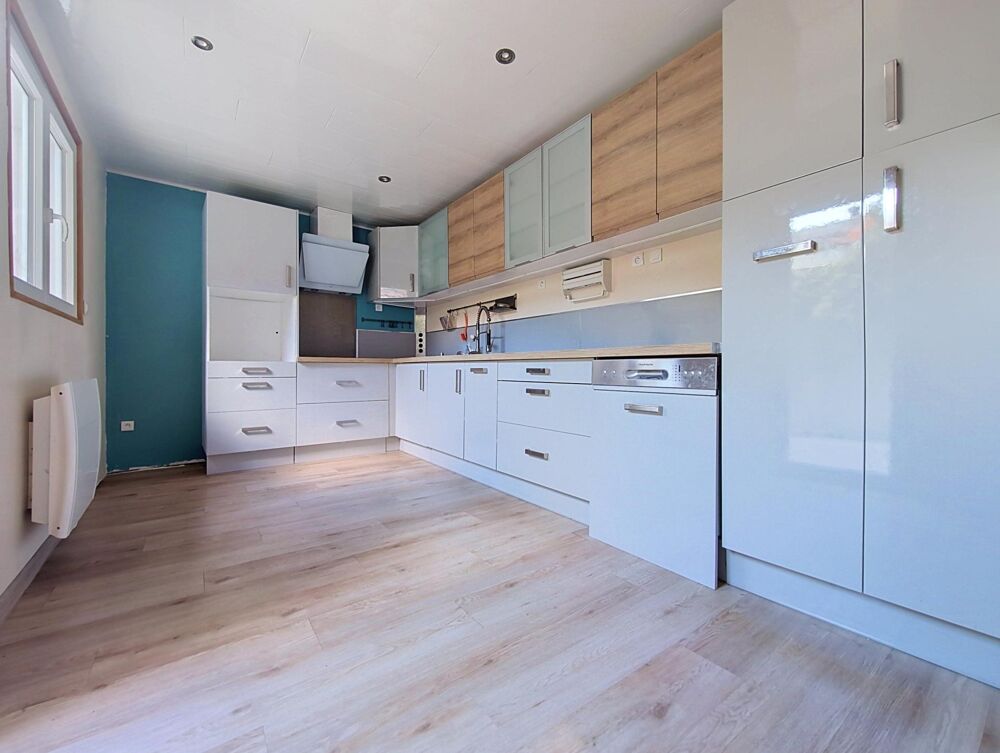 Vente Maison Maison rénovée avec goût, garage et extérieur Croix