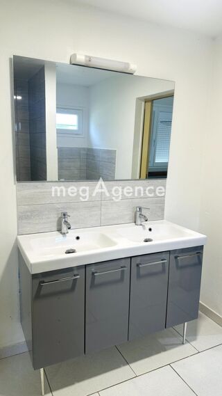  Maison � vendre 4 pi�ces 220 m�