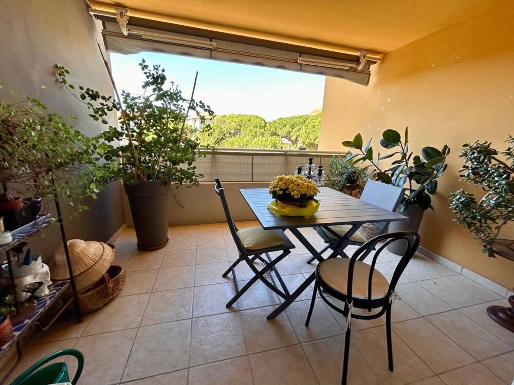 À vendre  T2 50m2 terrasse - parking Fréjus 83600