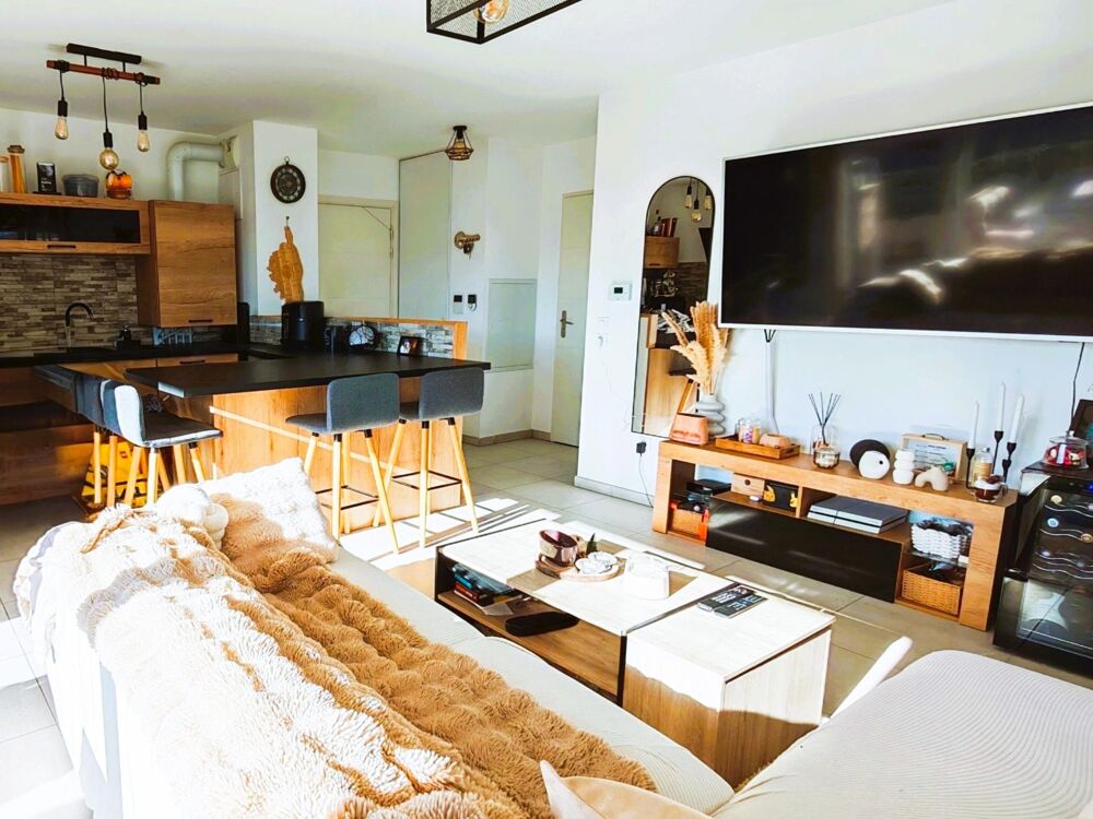 Puget-sur-Argens  T2 récent 44 m² avec terrasse plein sud et parking