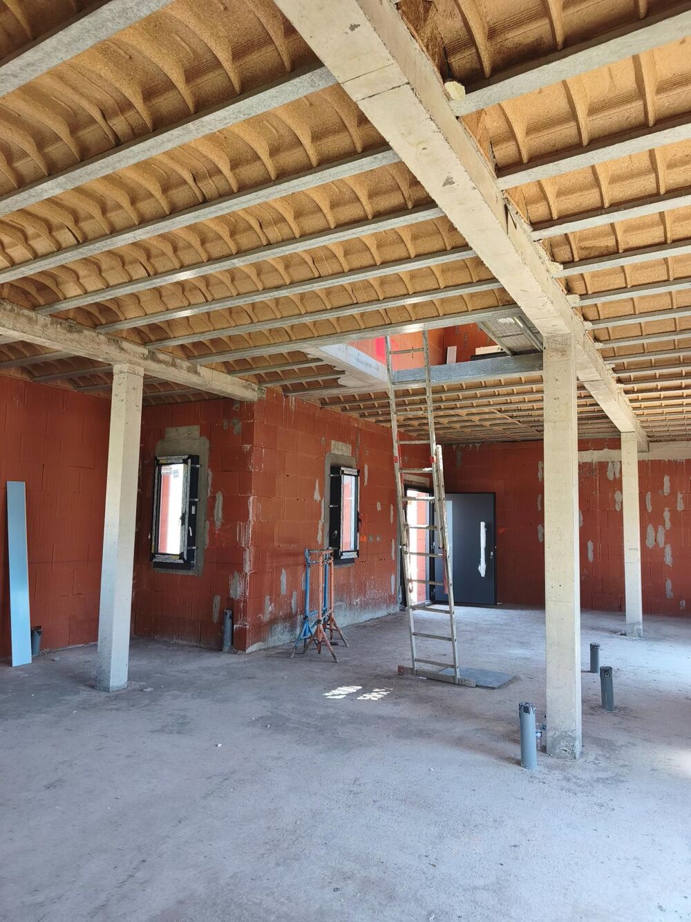 Cugnaux , villa contemporaine T4 de 170m2 environ avec un étage hors d ' eau , hors d ' air sur une parcelle de 511m2