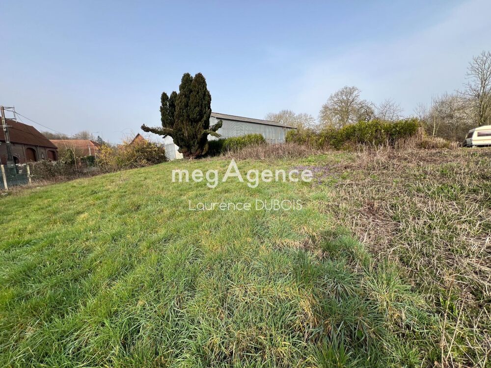 Vente Terrain Terrain à bâtir borné de 919 m2 avec une façade de 25 m, situé dans un village où il fait bon vivre. Bajus