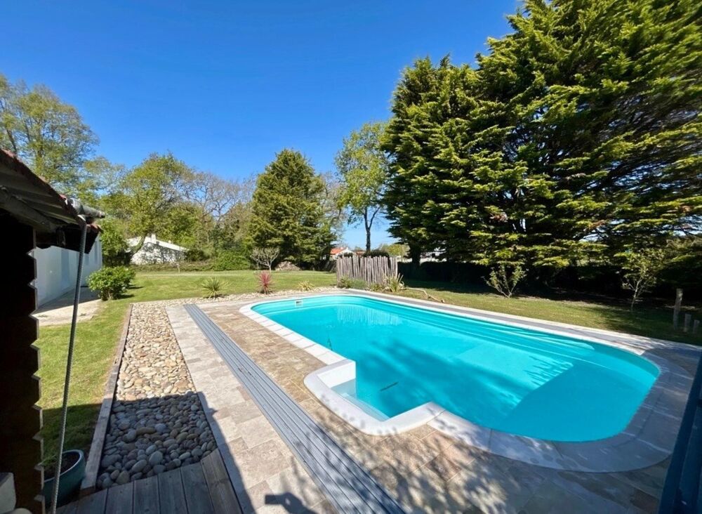 Proche Challans, Maison 3 chambres jardin piscine