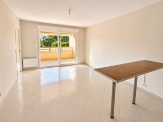 Vente Appartement À vendre – T2 50m2 terrasse - parking Fréjus 83600 Frejus
