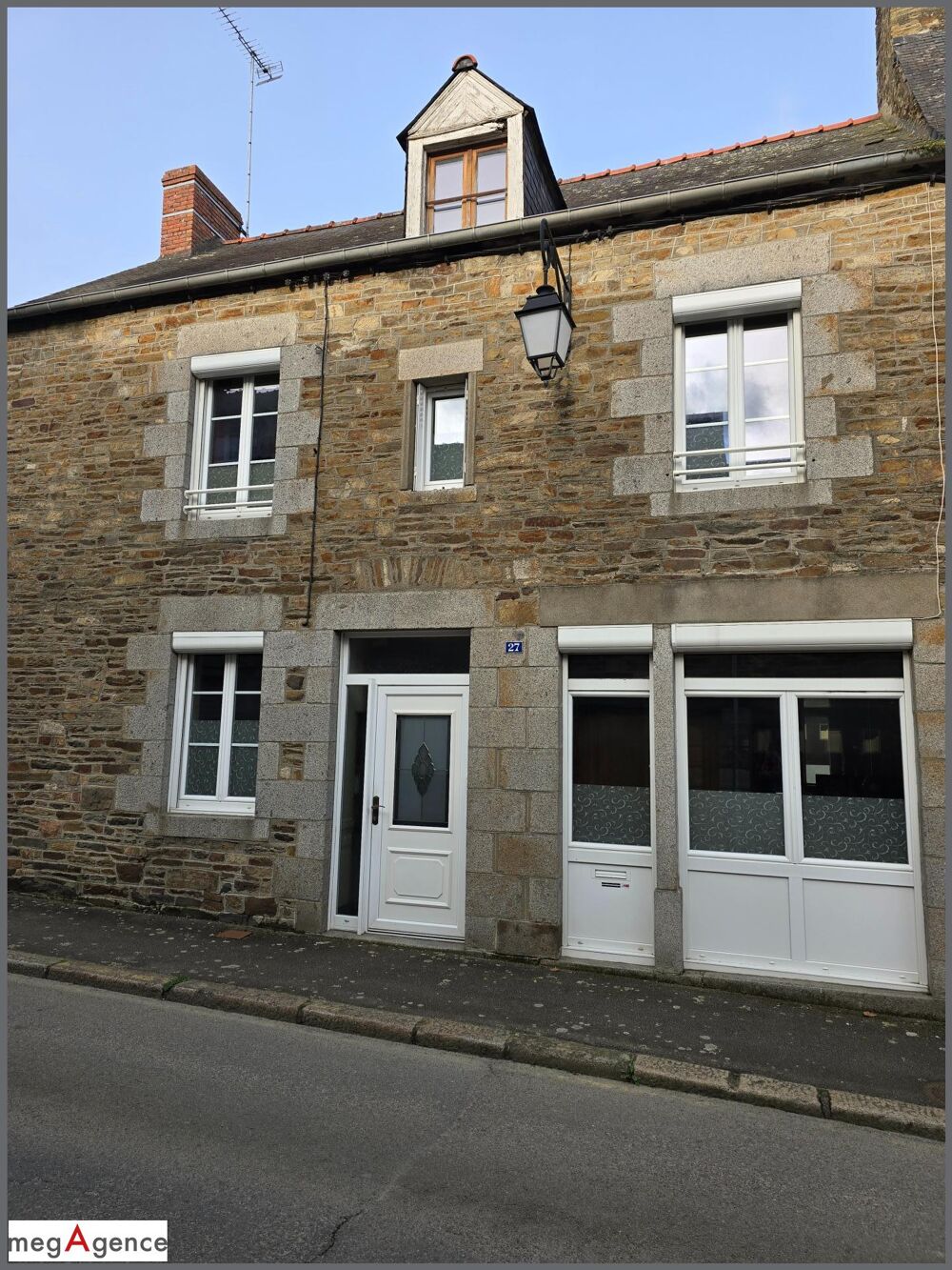 Vente Maison Maison en pierre 110 m², 8 pièces sur 365 m² de terrain Antrain