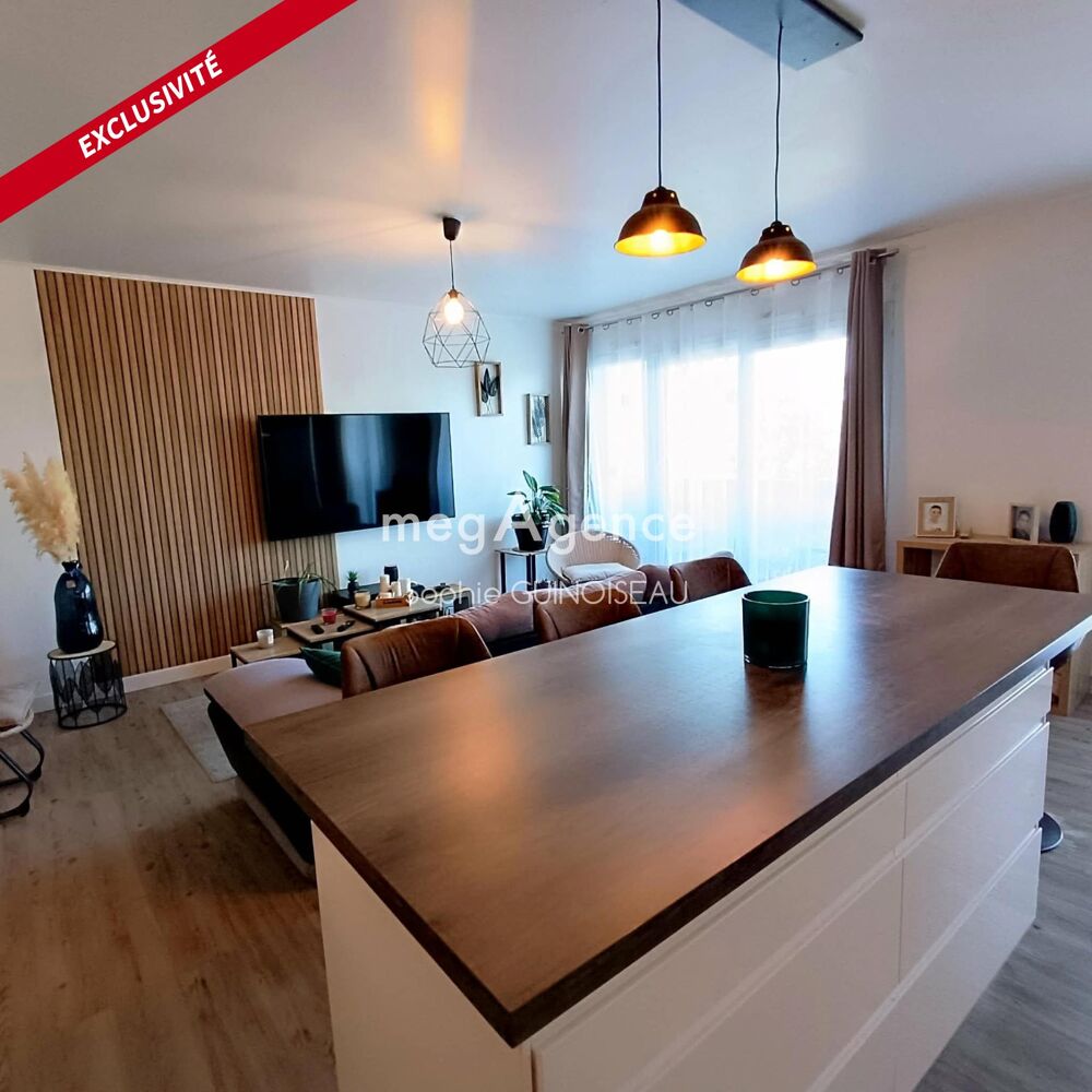Vente Appartement Les Richardières - Appartement T3 : 2 chambres, balcon, ascenseur. Cholet
