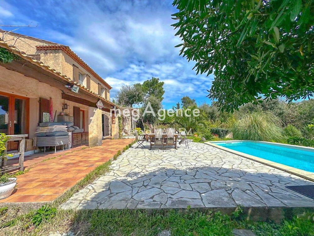 Villa 5 pièces de 140m² avec piscine à Gassin