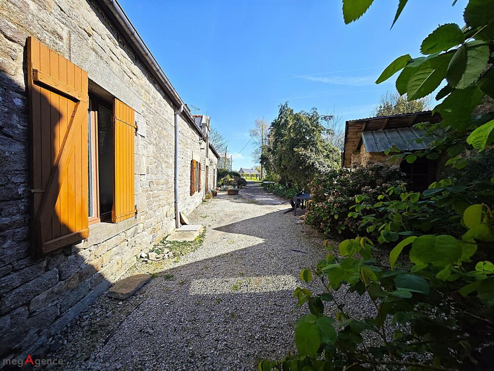 Ensemble de 2 maisons, annexe et hangar